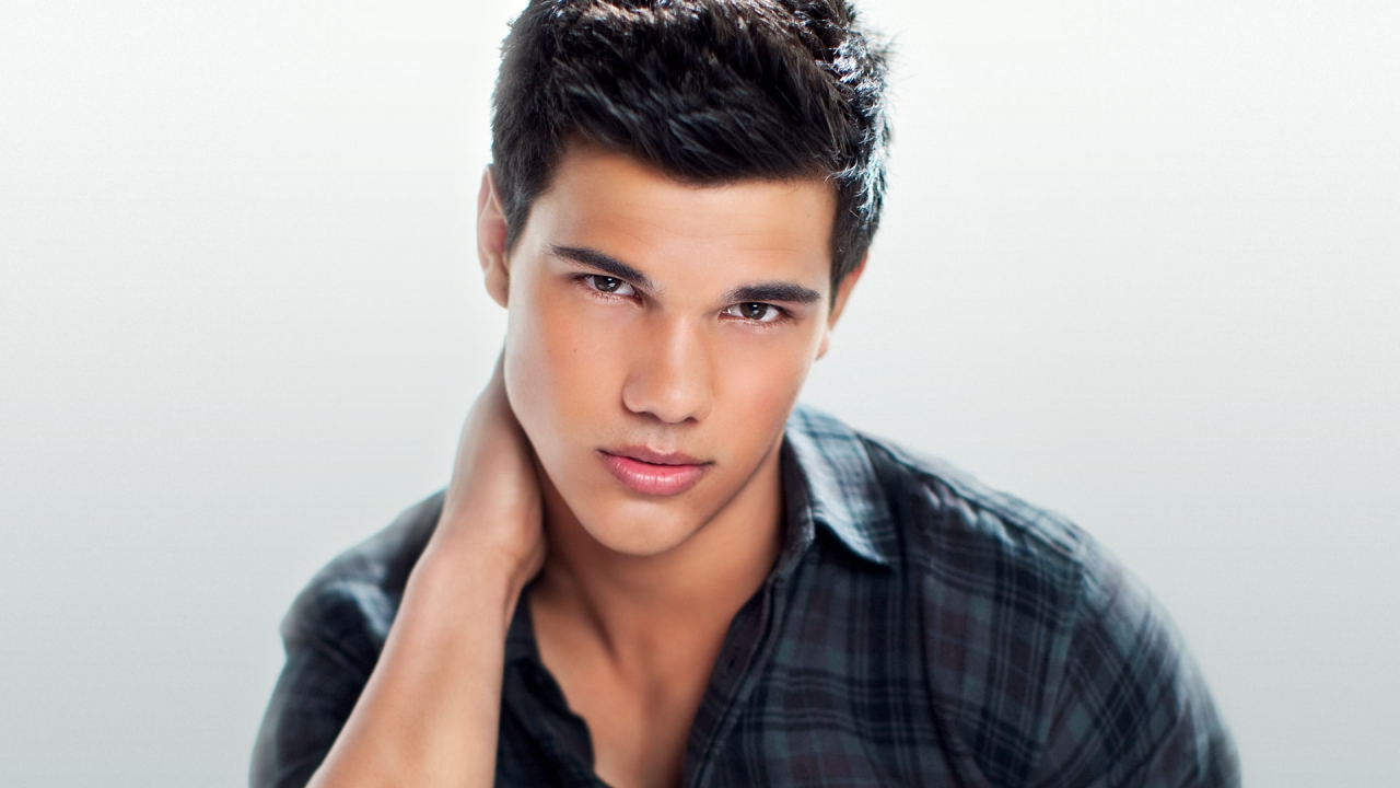 Taylor Lautner Actor for 1280 x 720 HDTV 720p resolution