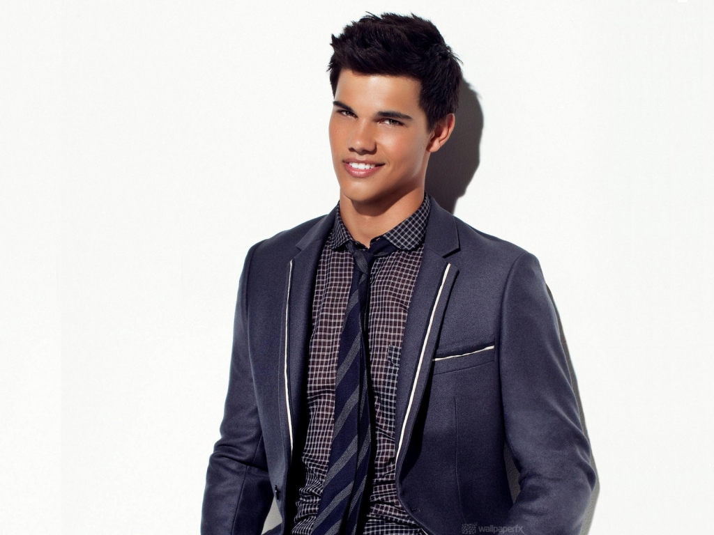 Taylor Lautner Suit for 1024 x 768 resolution
