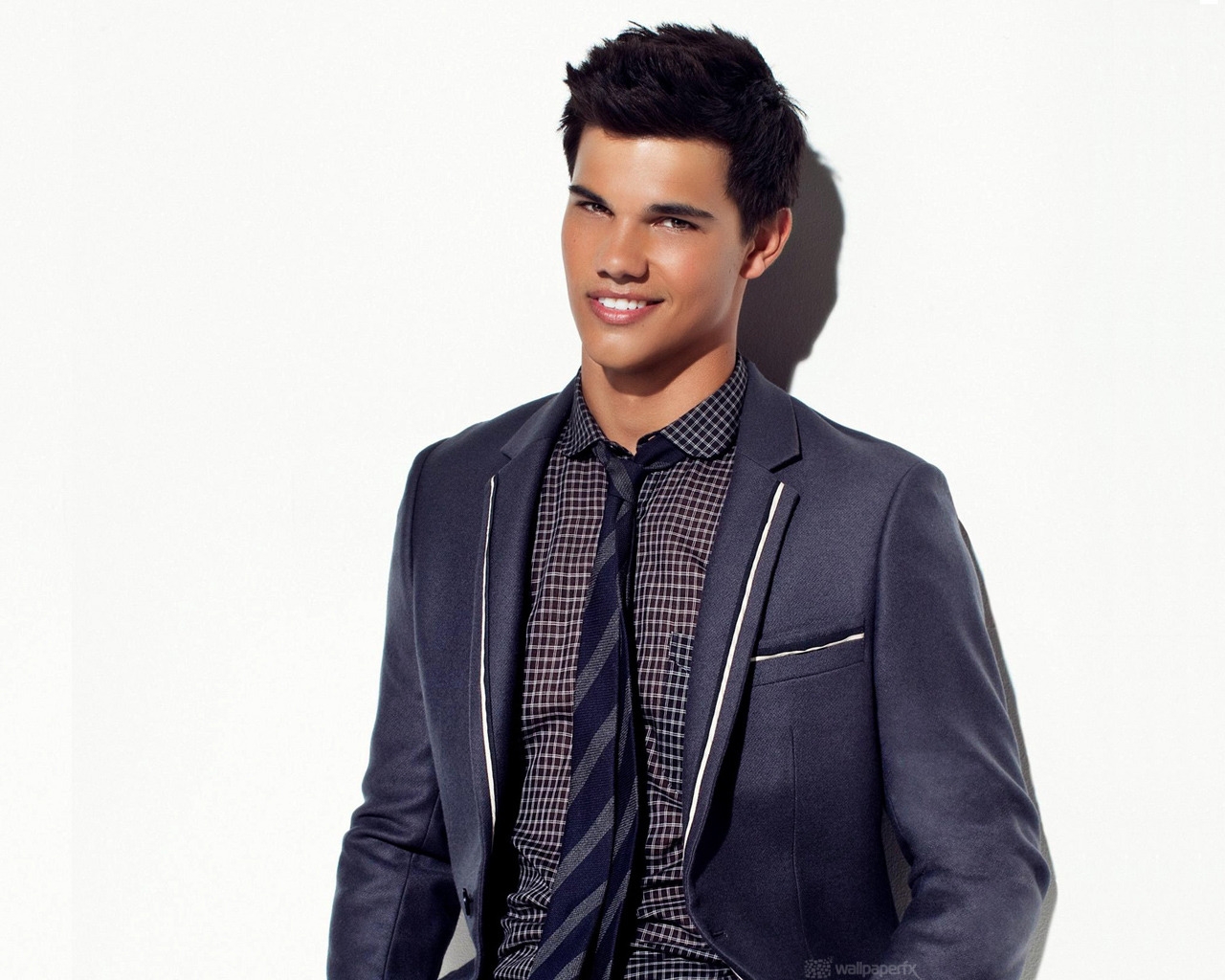 Taylor Lautner Suit for 1280 x 1024 resolution