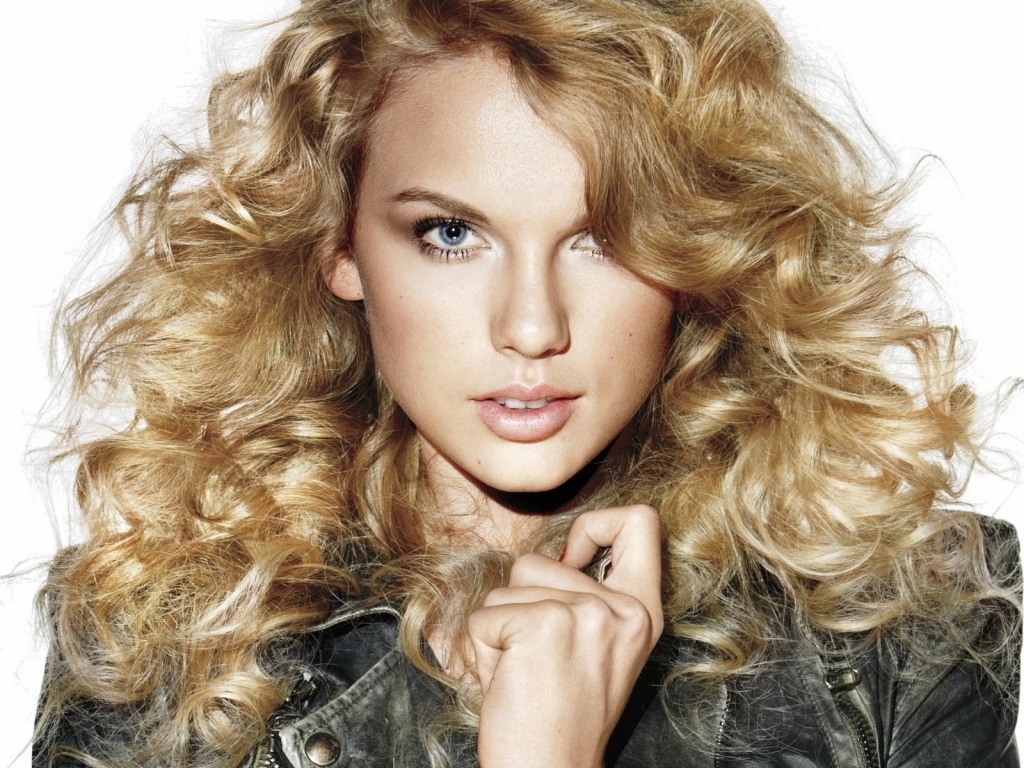 Taylor Swift Curly Hair for 1024 x 768 resolution