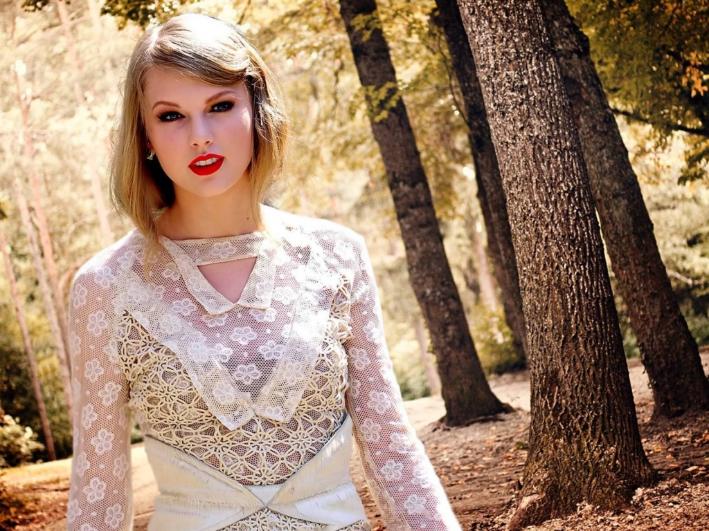 Taylor Swift in Woods for 1024 x 768 resolution