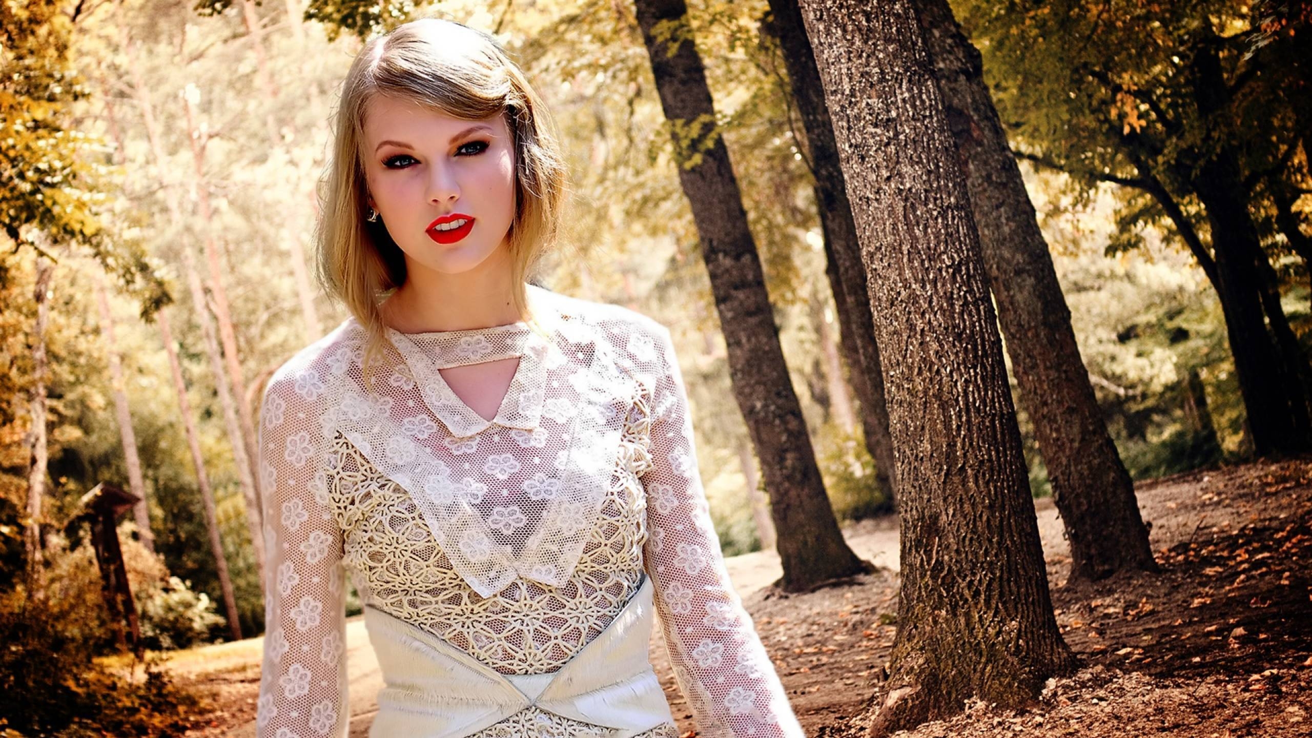 Taylor Swift in Woods for 2560x1440 HDTV resolution