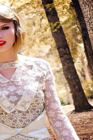 Taylor Swift in Woods for 320 x 480 iPhone resolution