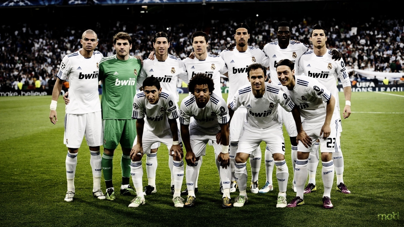 Team of Real Madrid for 1366 x 768 HDTV resolution