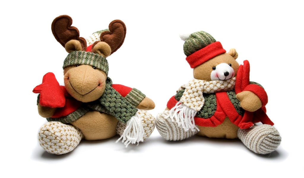 Teddy Bear and Reindeer Toy for 1024 x 600 widescreen resolution