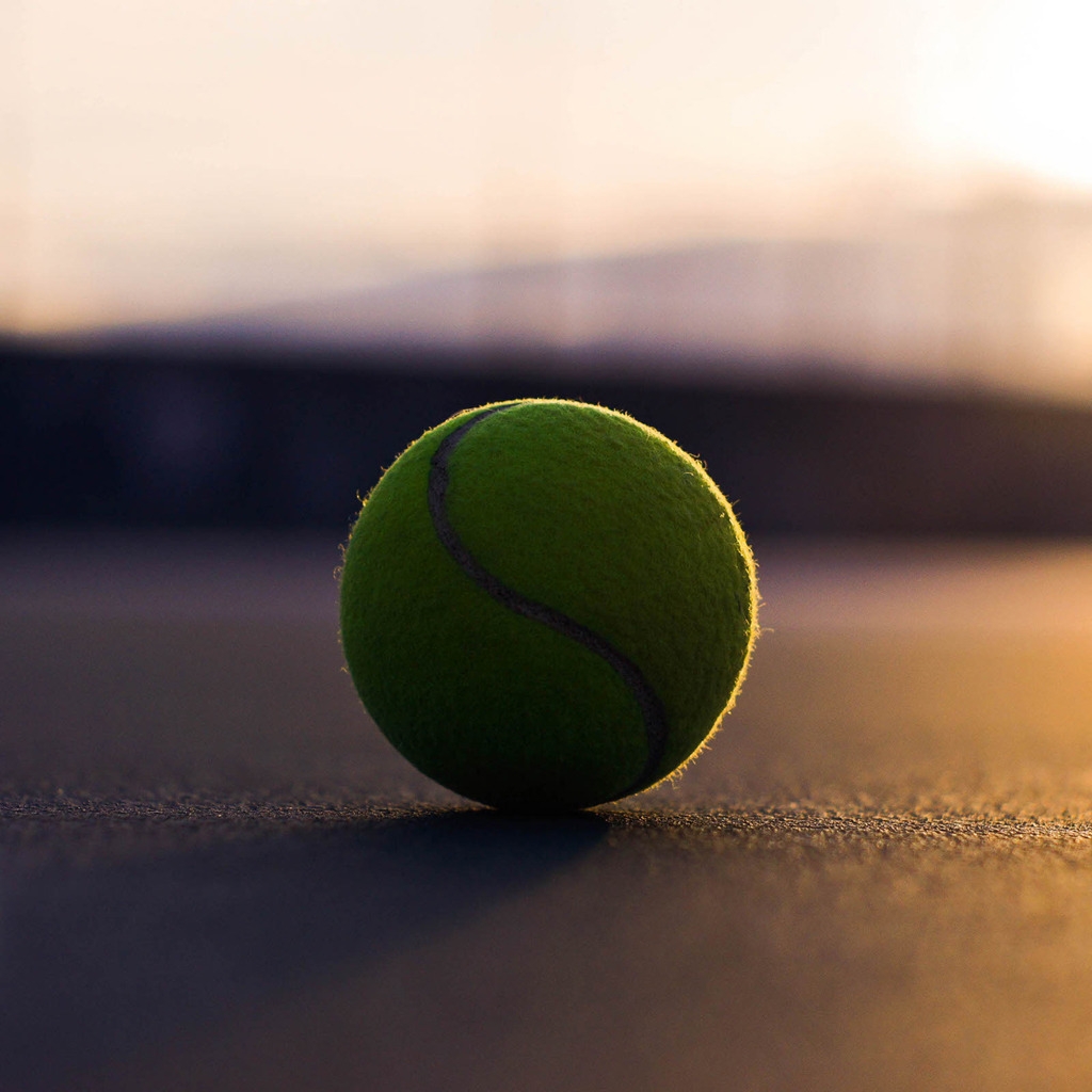 Tennis Ball for 1024 x 1024 iPad resolution