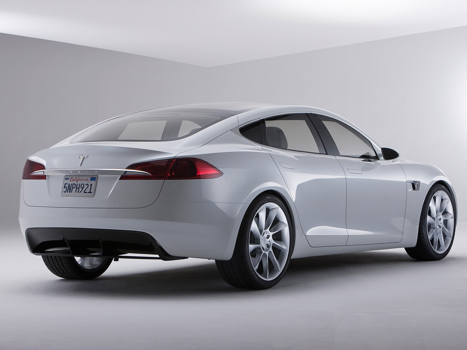 Tesla Model S Rear 2015 for 1600 x 1200 resolution