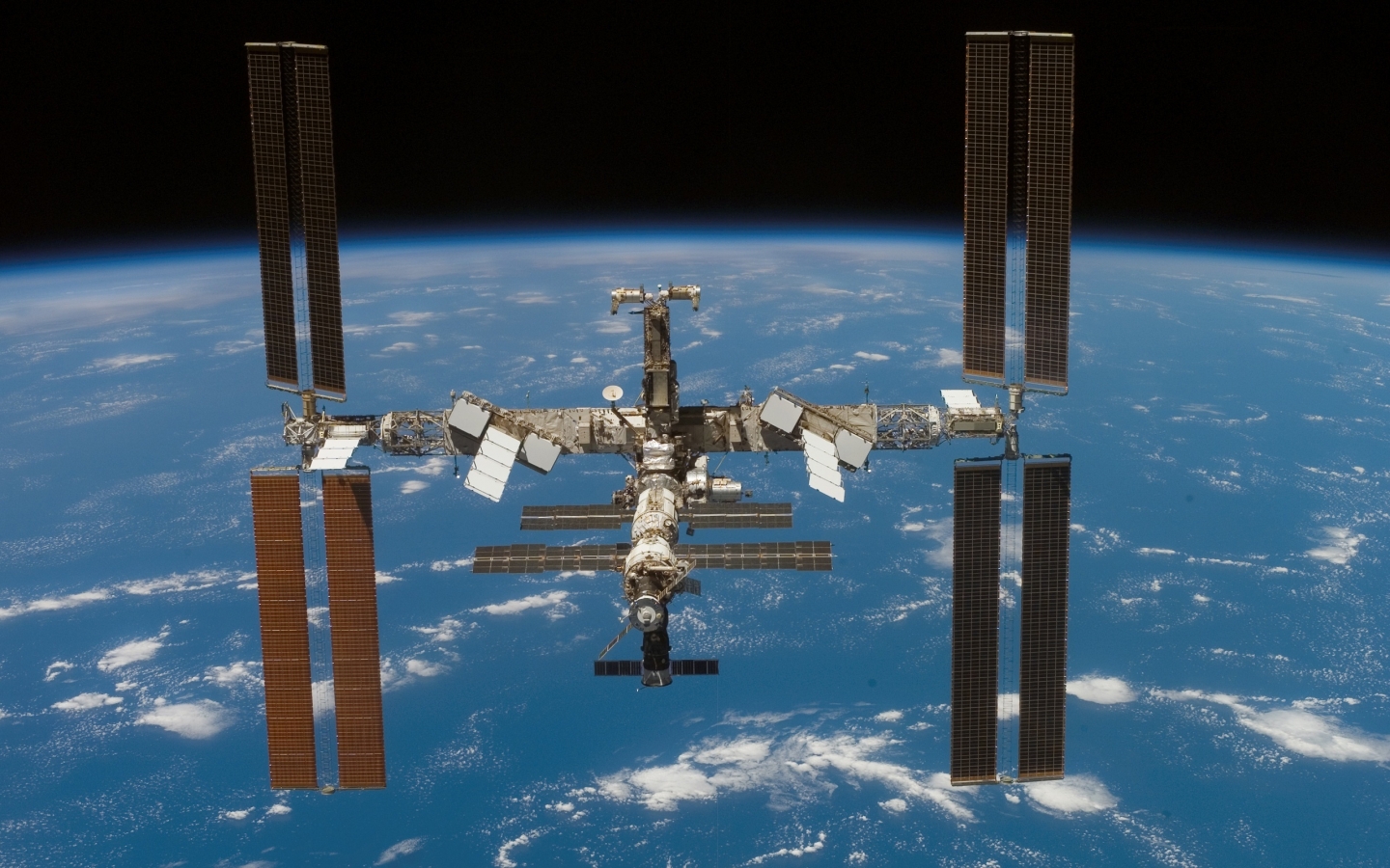 The Big Iss Earth Orbit for 1440 x 900 widescreen resolution