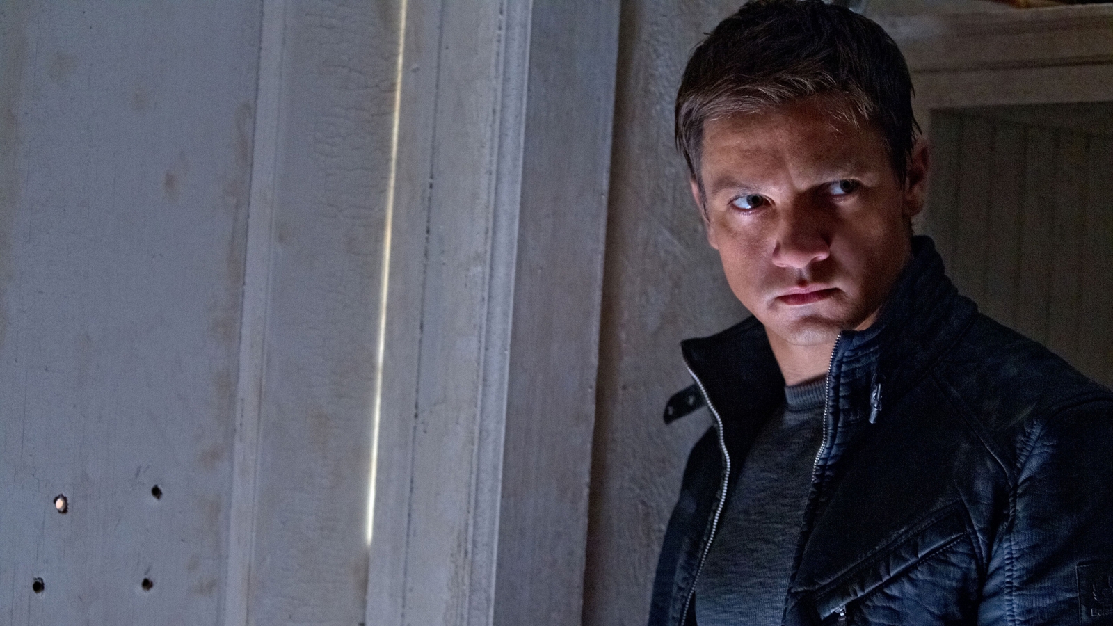 The Bourne Legacy for 1600 x 900 HDTV resolution