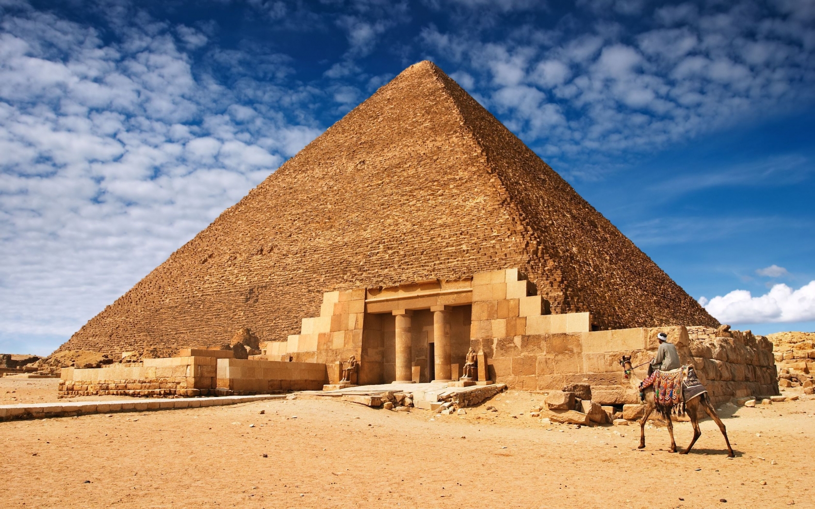 The Egyptian Pyramids for 1680 x 1050 widescreen resolution