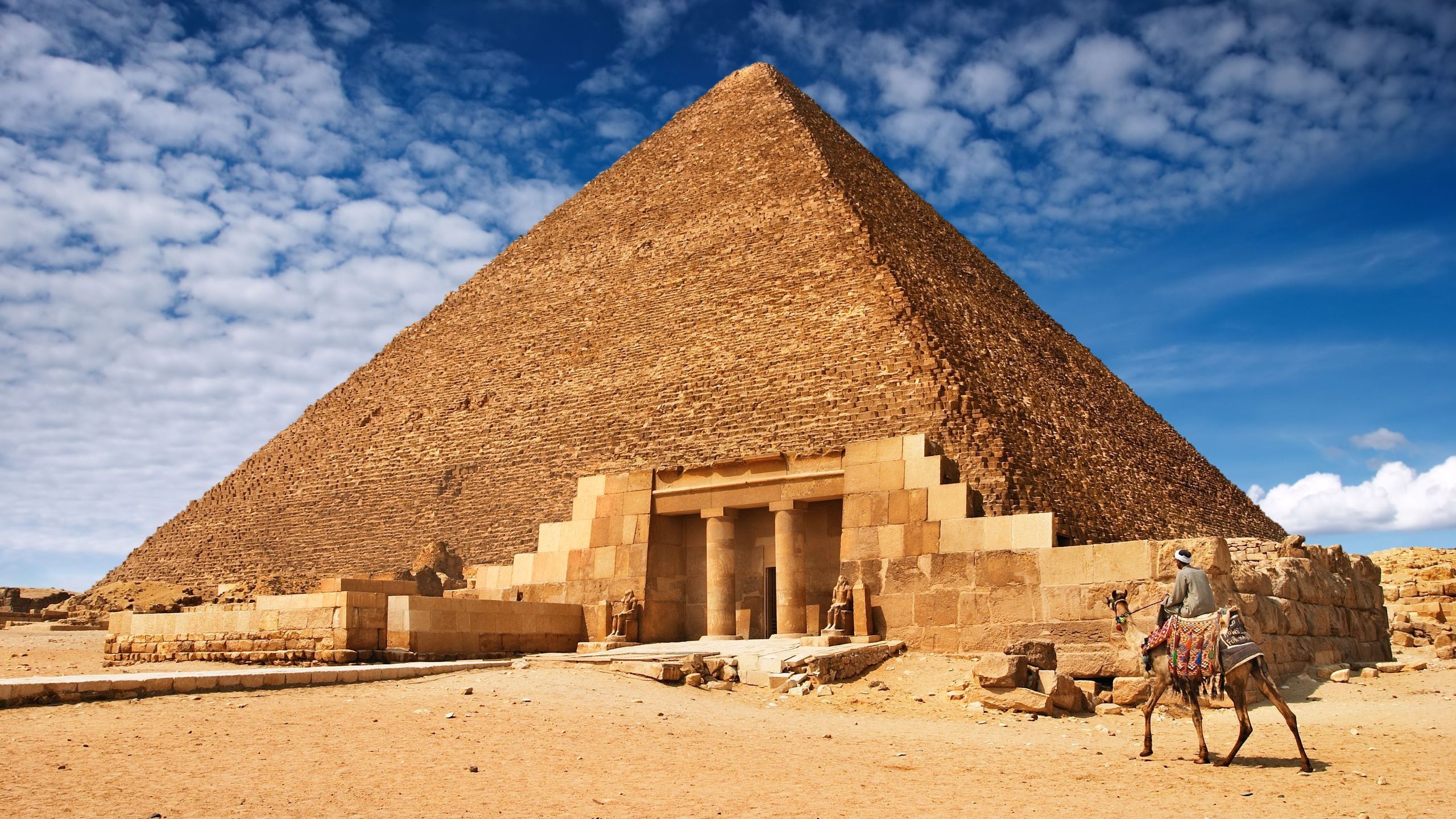 The Egyptian Pyramids for 2560x1440 HDTV resolution