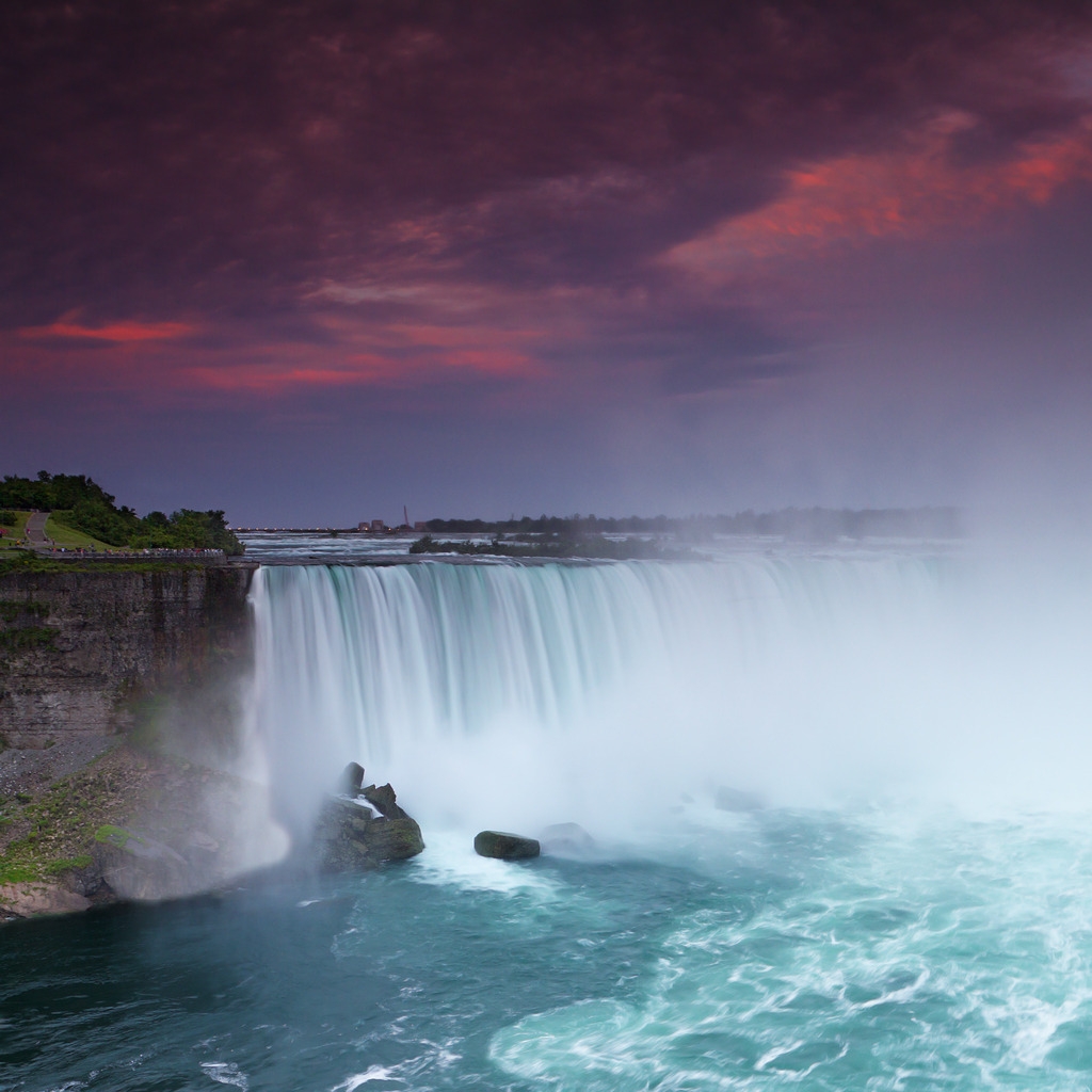 The Falls at Sunset for 1024 x 1024 iPad resolution