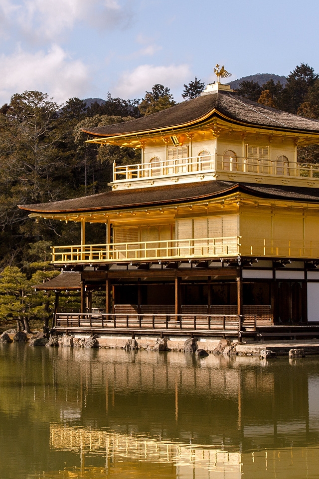 The Golden Pavilion for 640 x 960 iPhone 4 resolution