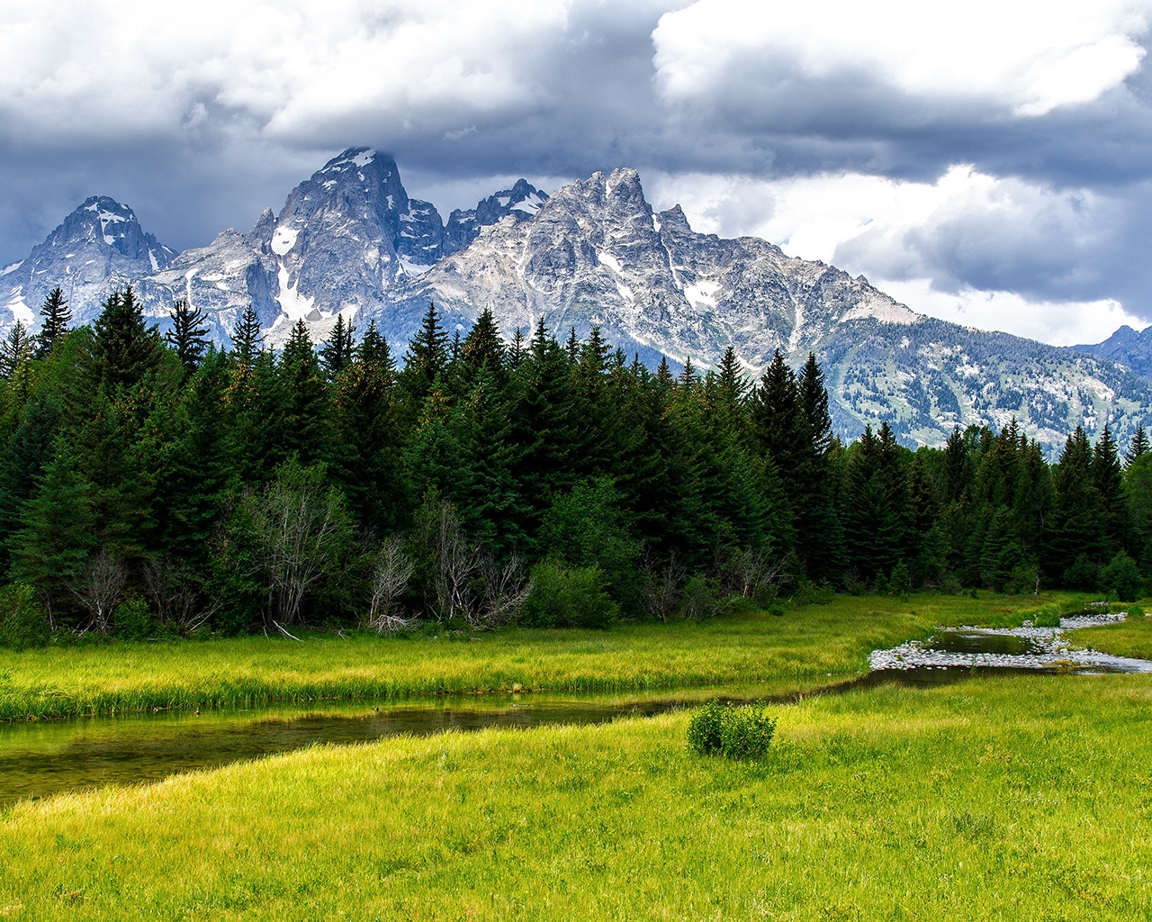 The Grand Tetons for 1280 x 1024 resolution