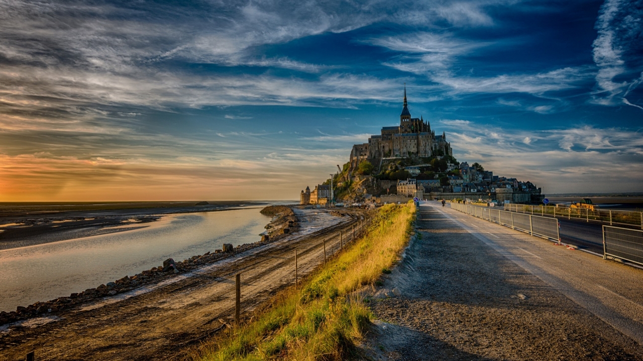 The Island of Mont Saint Michel for 1280 x 720 HDTV 720p resolution