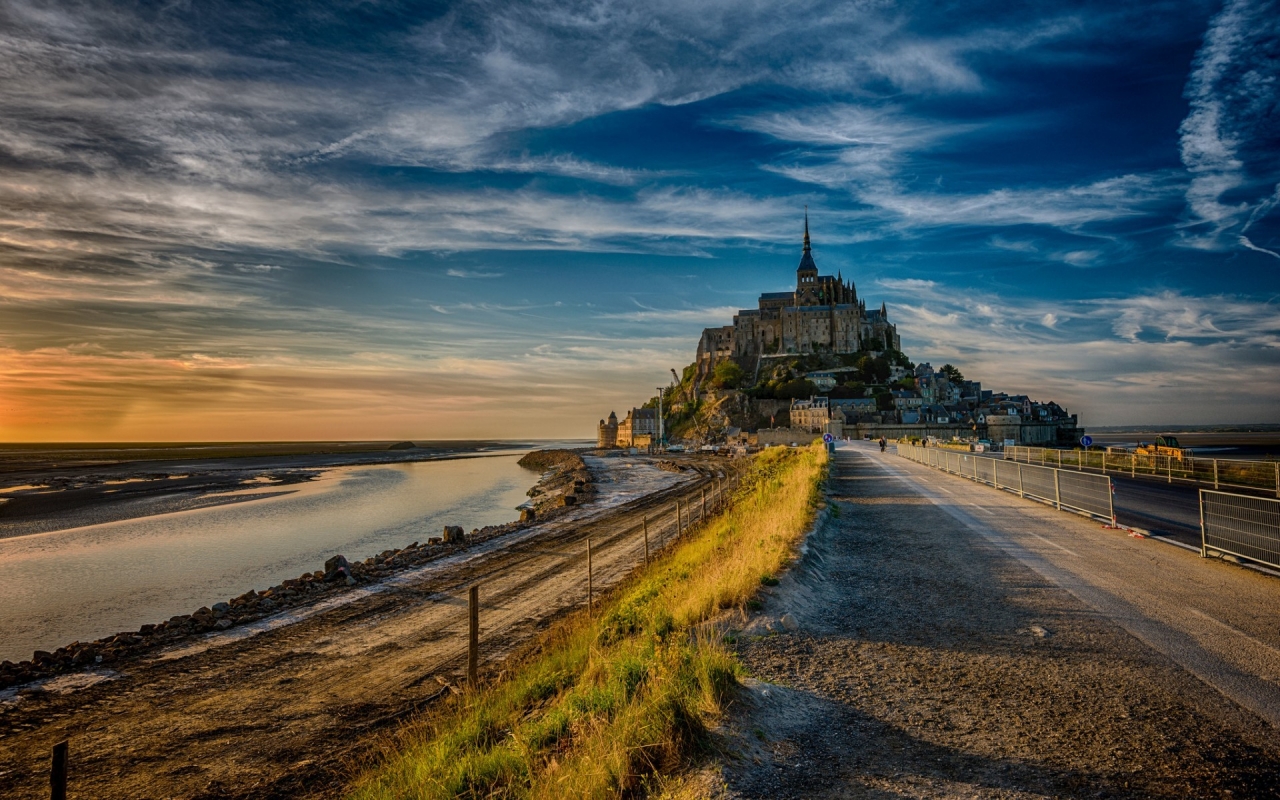 The Island of Mont Saint Michel for 1280 x 800 widescreen resolution