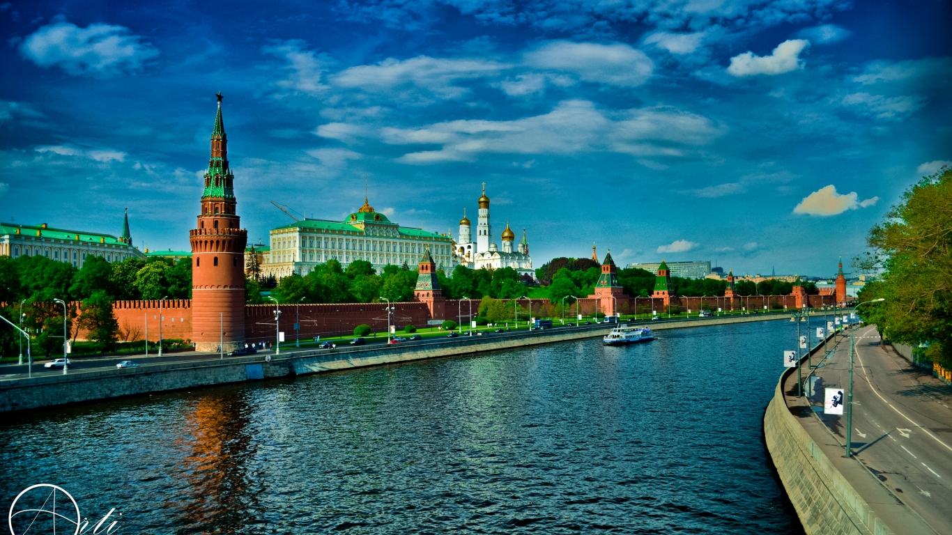 The Kremlin Moscow for 1366 x 768 HDTV resolution