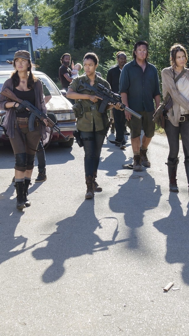 The Walking Dead Hunting for 640 x 1136 iPhone 5 resolution