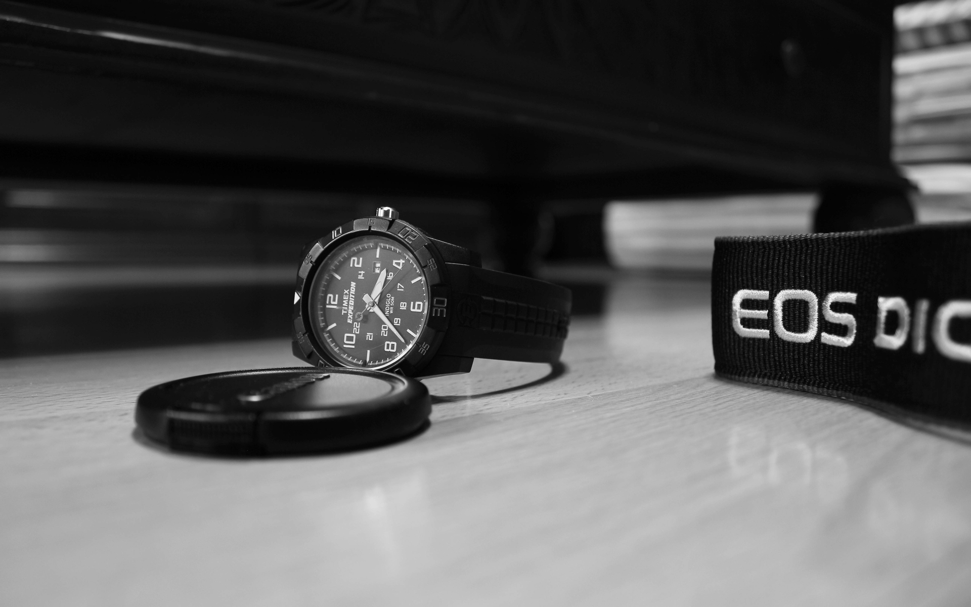 Timex Expedition for 1920 x 1200 widescreen resolution