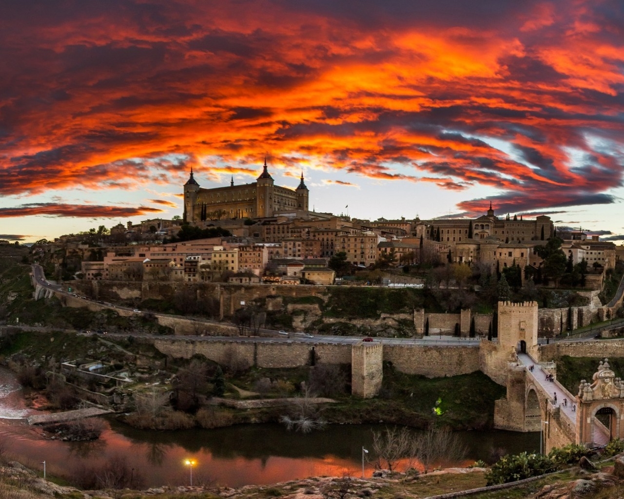 Toledo Spain for 1280 x 1024 resolution