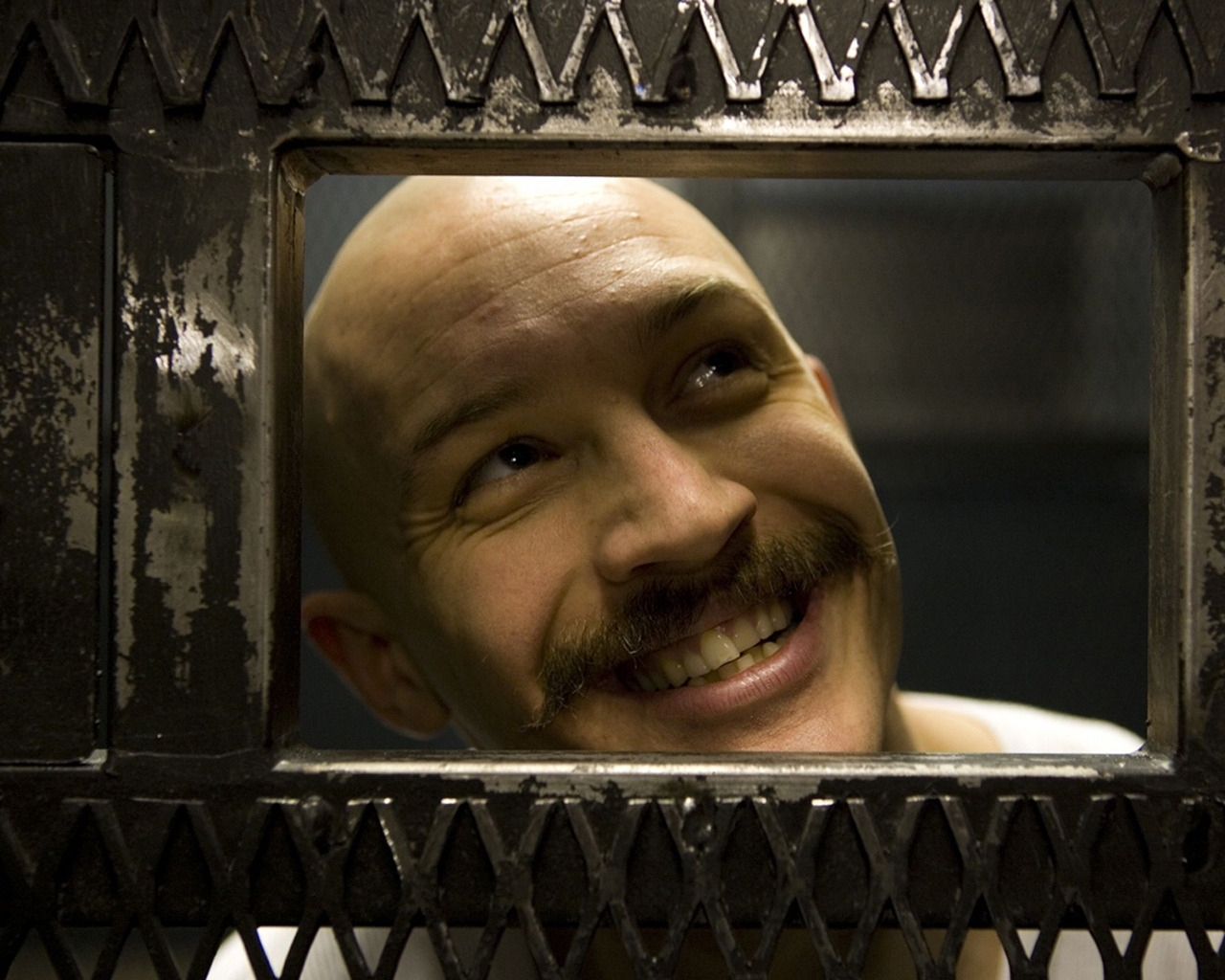 Tom Hardy in Bronson for 1280 x 1024 resolution