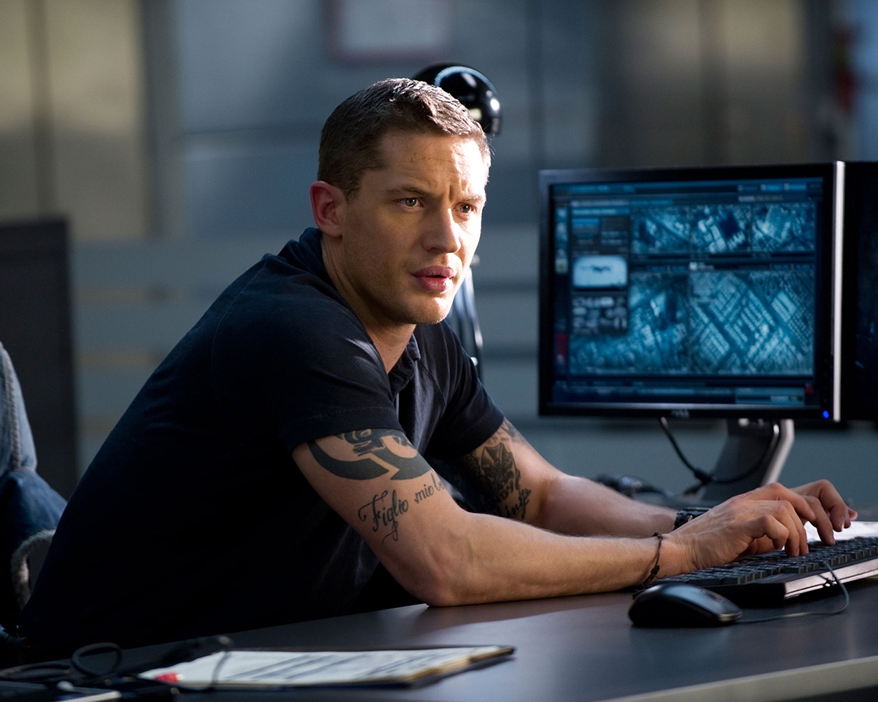 Tom Hardy This Means War for 1280 x 1024 resolution