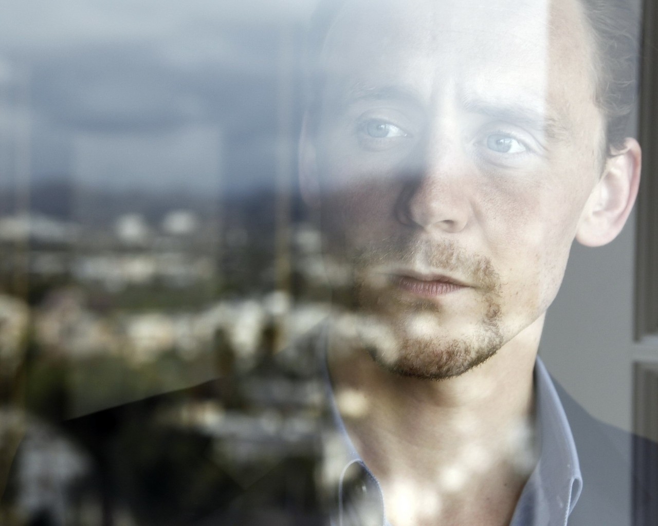 Tom Hiddleston for 1280 x 1024 resolution