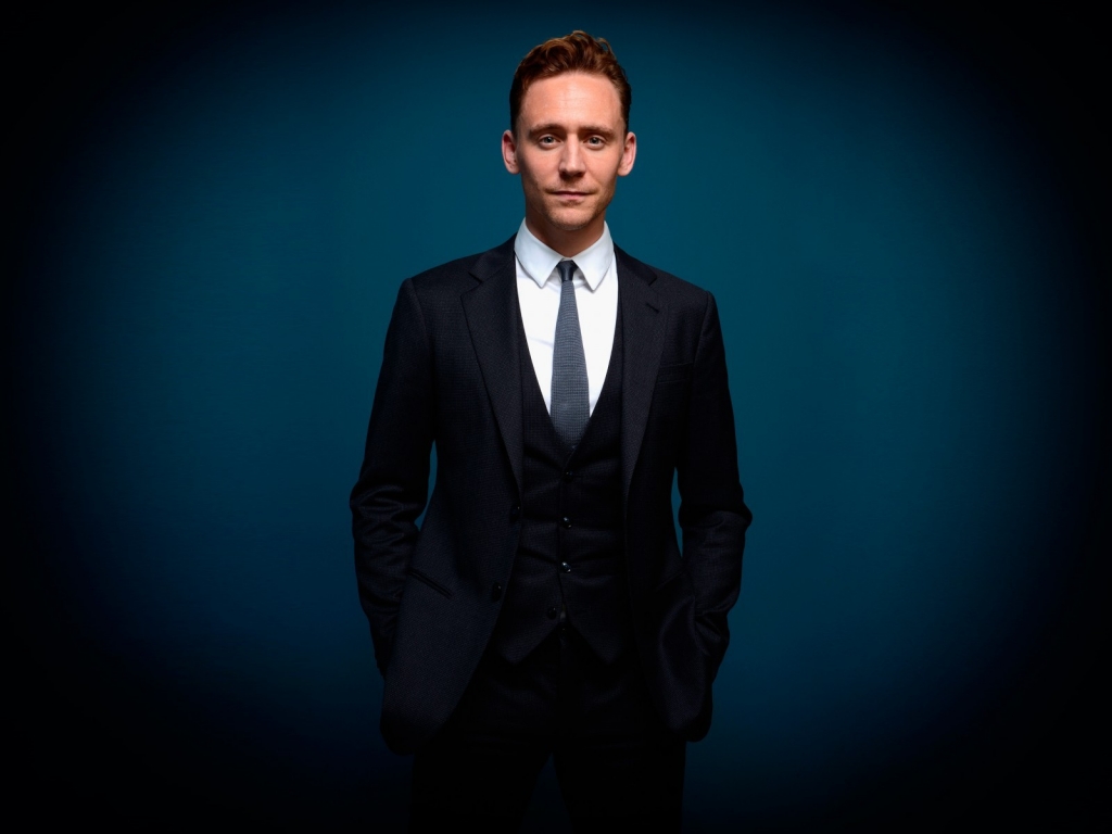 Tom Hiddleston Elegant Look for 1024 x 768 resolution