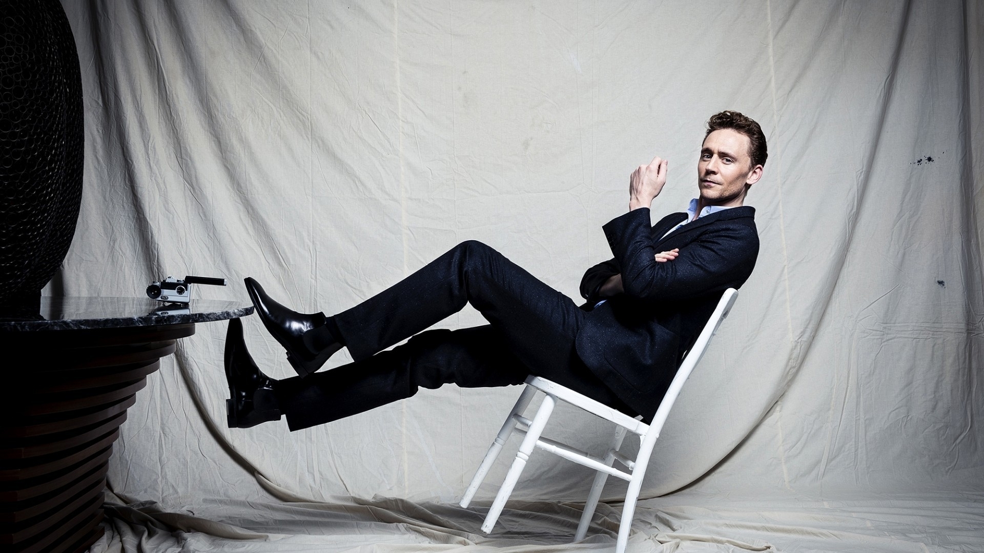 Tom Hiddleston Photo Session for 1920 x 1080 HDTV 1080p resolution