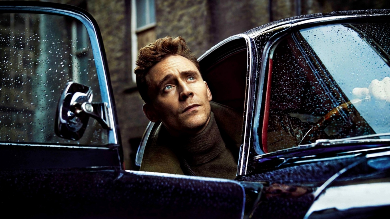 Tom Hiddleston Poster for 1366 x 768 HDTV resolution