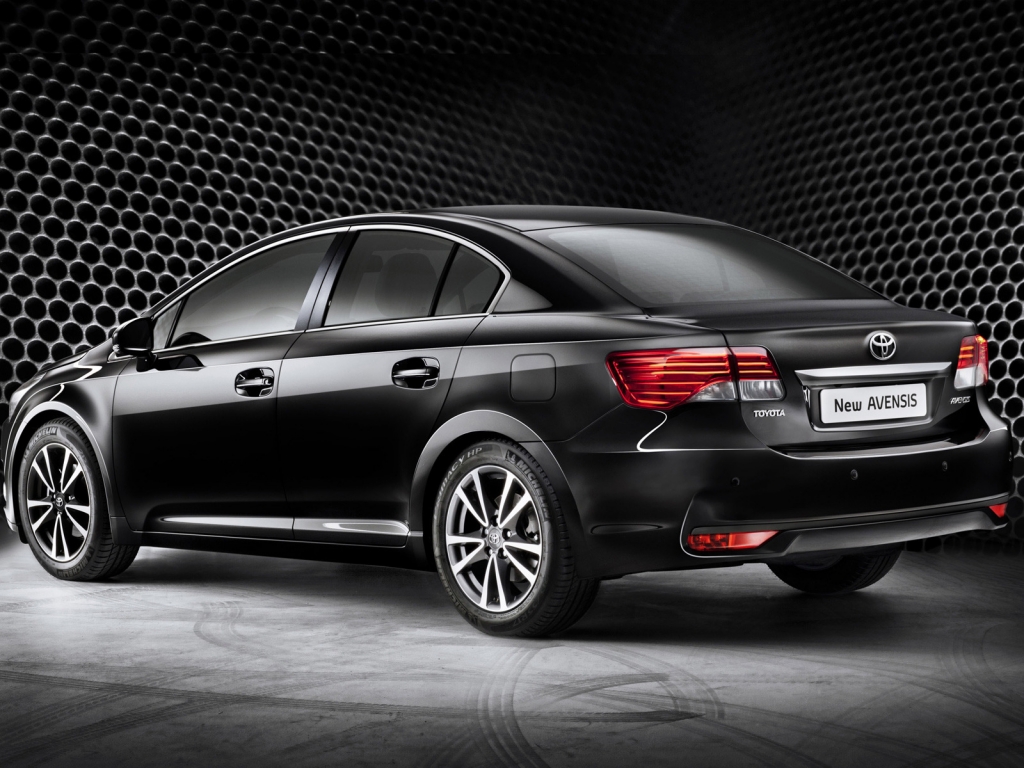 Toyota Avensis 2012 for 1024 x 768 resolution