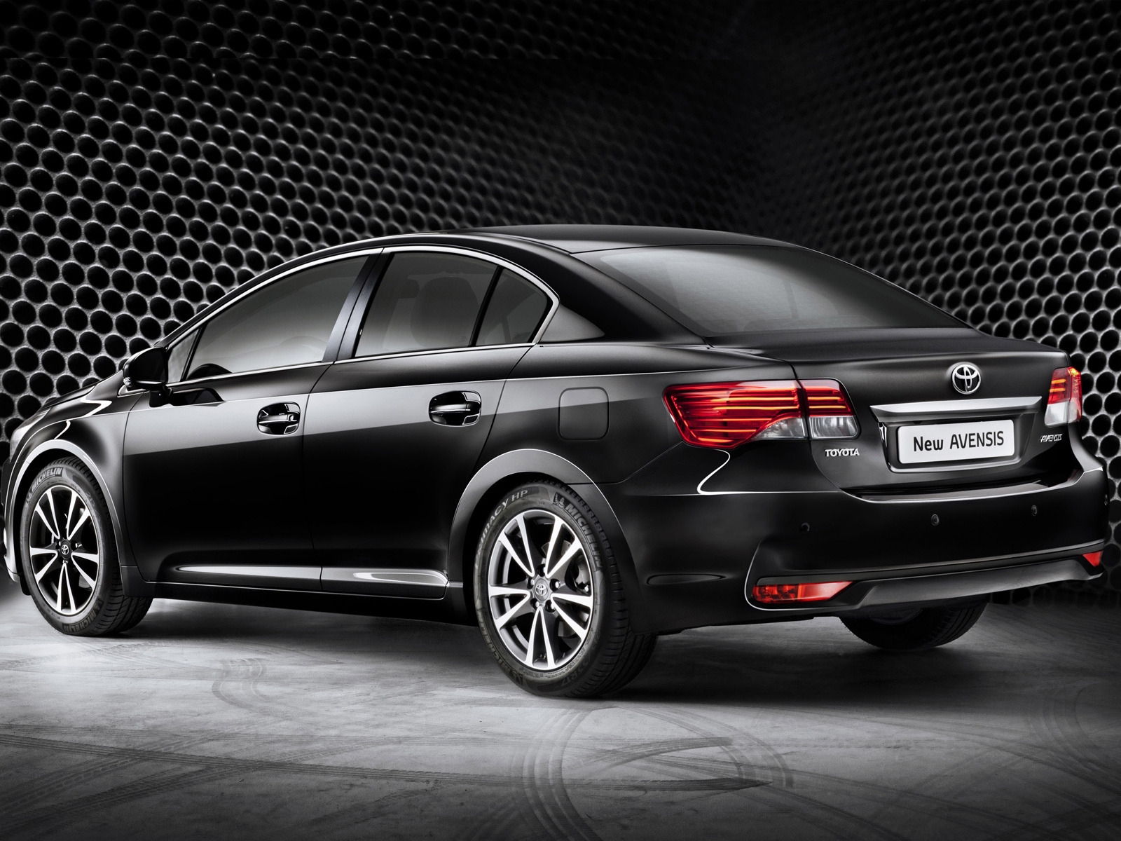 Toyota Avensis 2012 for 1600 x 1200 resolution