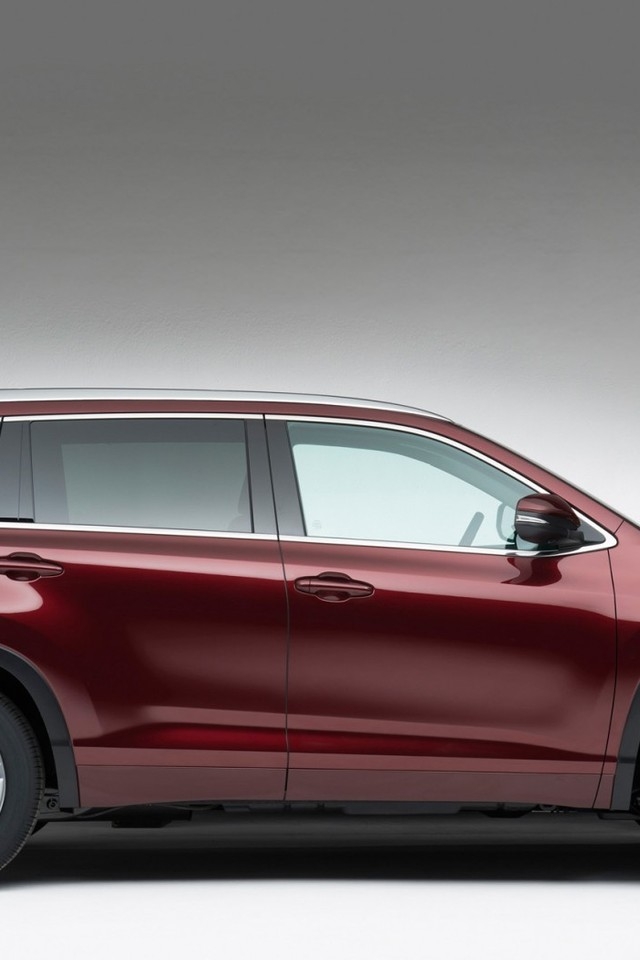 Toyota Highlander Side View for 640 x 960 iPhone 4 resolution