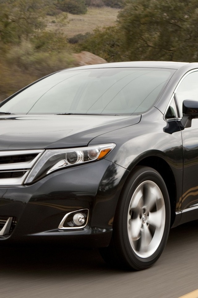 Toyota Venza Crossover for 640 x 960 iPhone 4 resolution