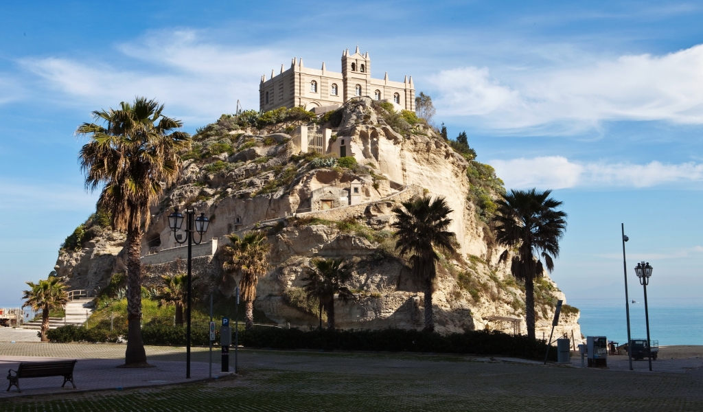 Tropea Castle View for 1024 x 600 widescreen resolution