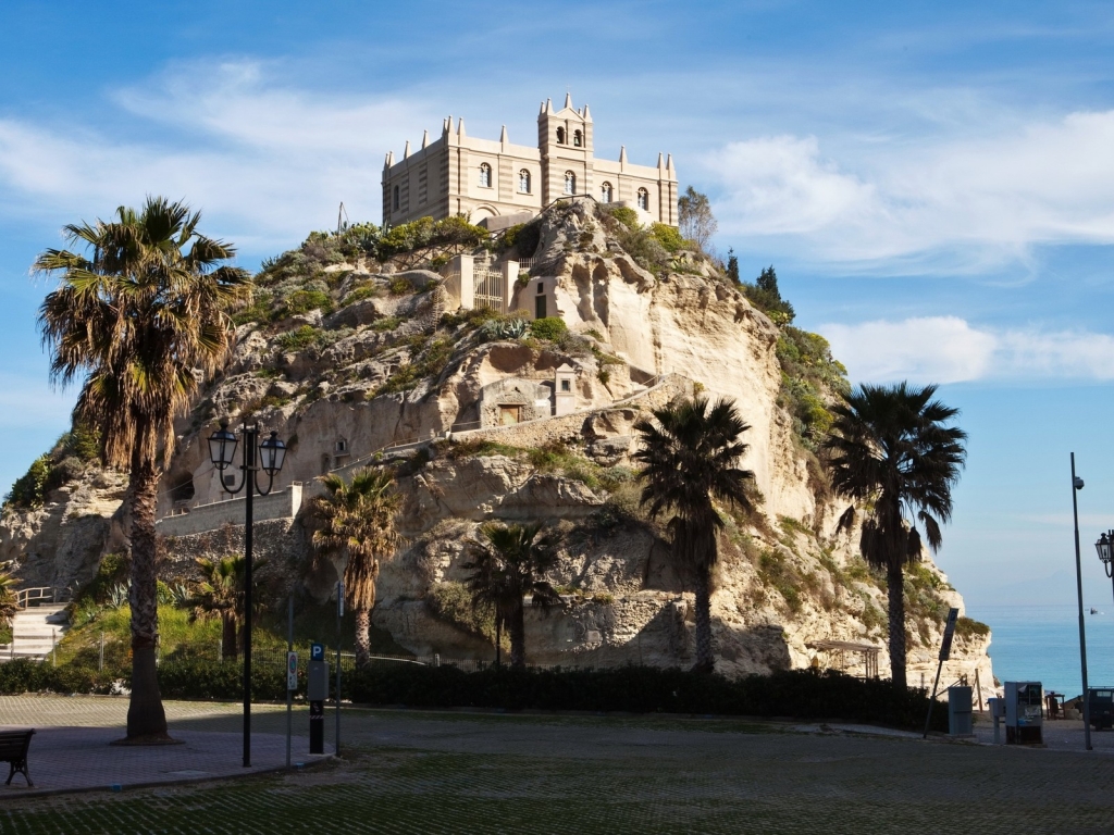 Tropea Castle View for 1024 x 768 resolution