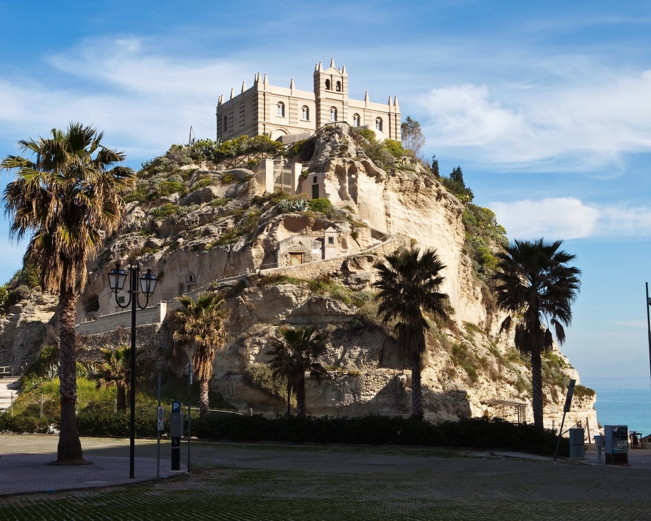 Tropea Castle View for 1280 x 1024 resolution