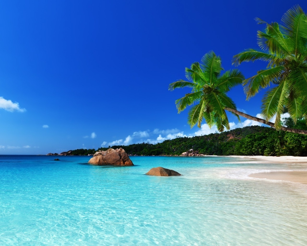 Tropical Island Landscape for 1280 x 1024 resolution