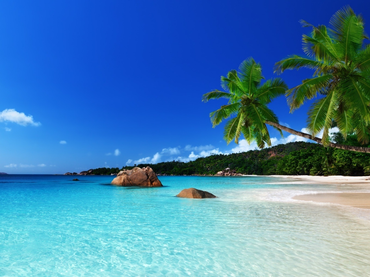 Tropical Island Landscape for 1280 x 960 resolution