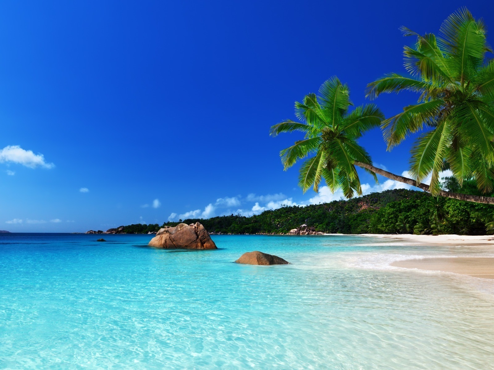 Tropical Island Landscape for 1600 x 1200 resolution