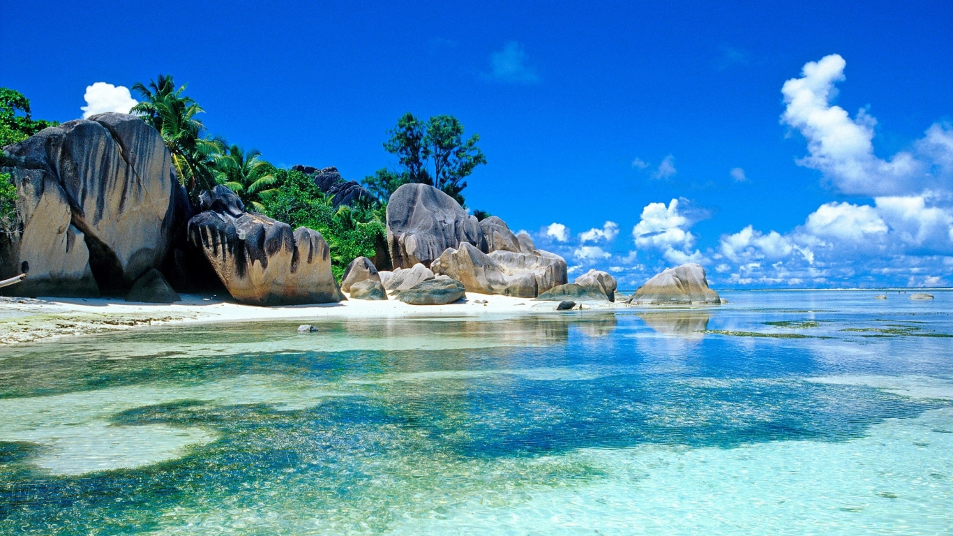 Tropical Sea for 1366 x 768 HDTV resolution