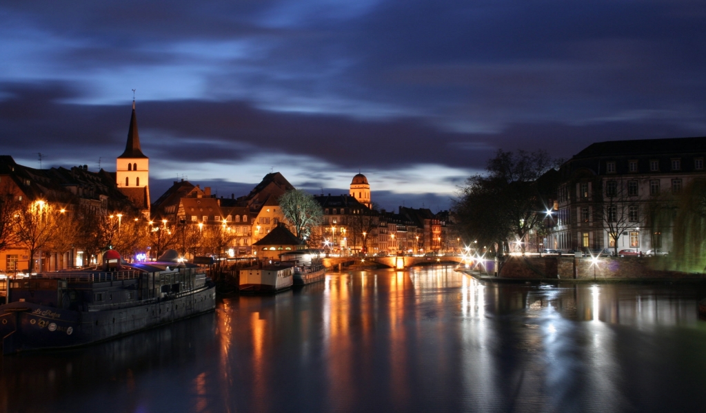 True Colors of Strasbourg for 1024 x 600 widescreen resolution