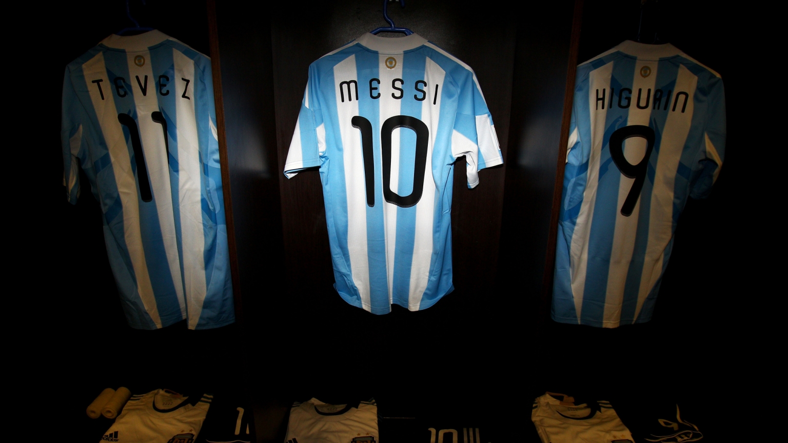Tshirt of Messi, Tevez and Higuain for 1536 x 864 HDTV resolution