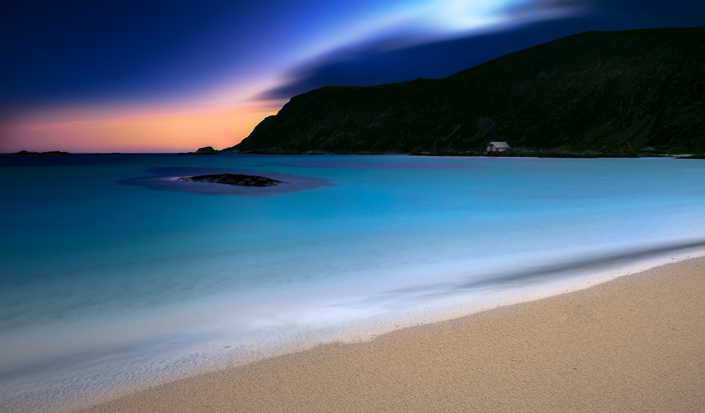 Turquoise Night for 1024 x 600 widescreen resolution