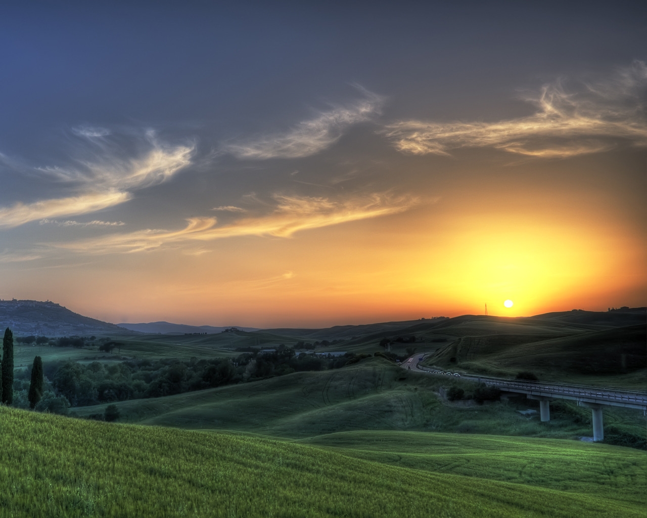 Tuscan Sunset for 1280 x 1024 resolution