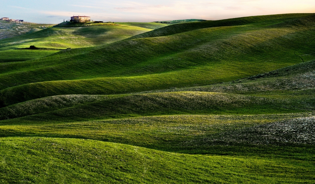 Tuscany Green Hills for 1024 x 600 widescreen resolution