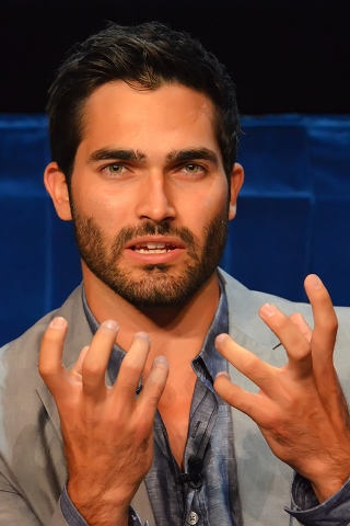 Tyler Hoechlin for 320 x 480 iPhone resolution