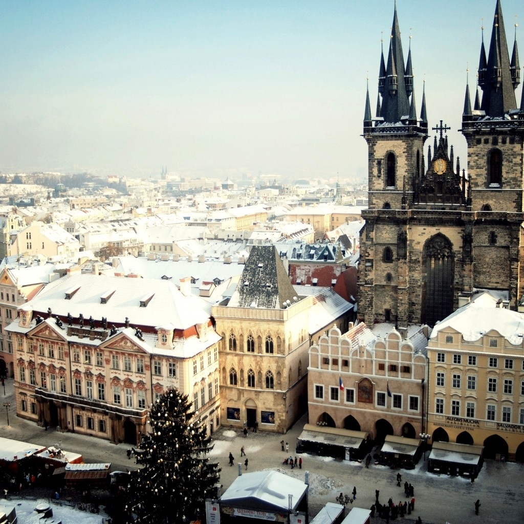Tyn Church Prague for 1024 x 1024 iPad resolution