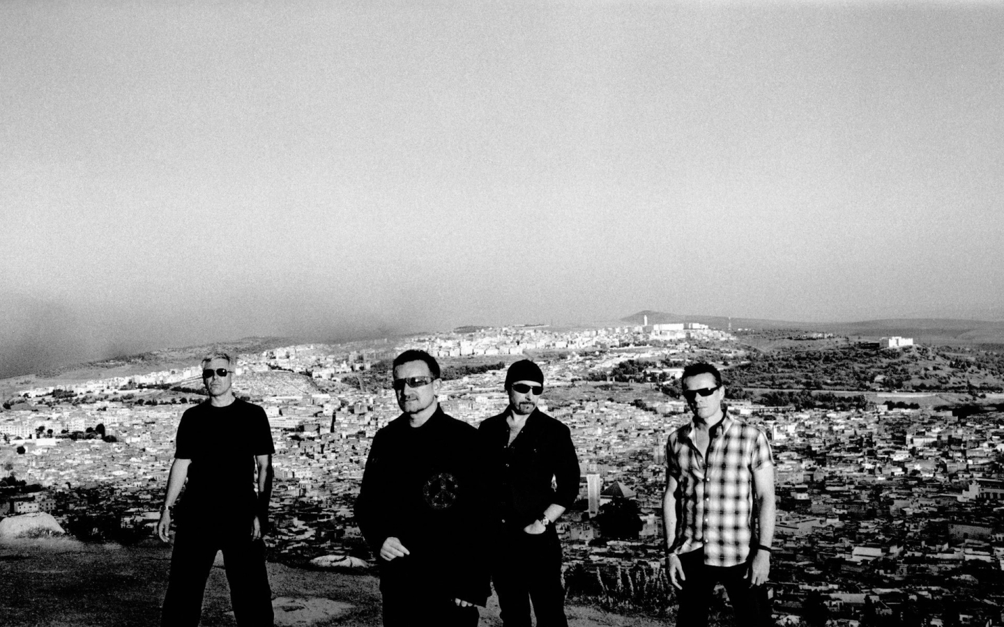 U2 black and white for 1440 x 900 widescreen resolution