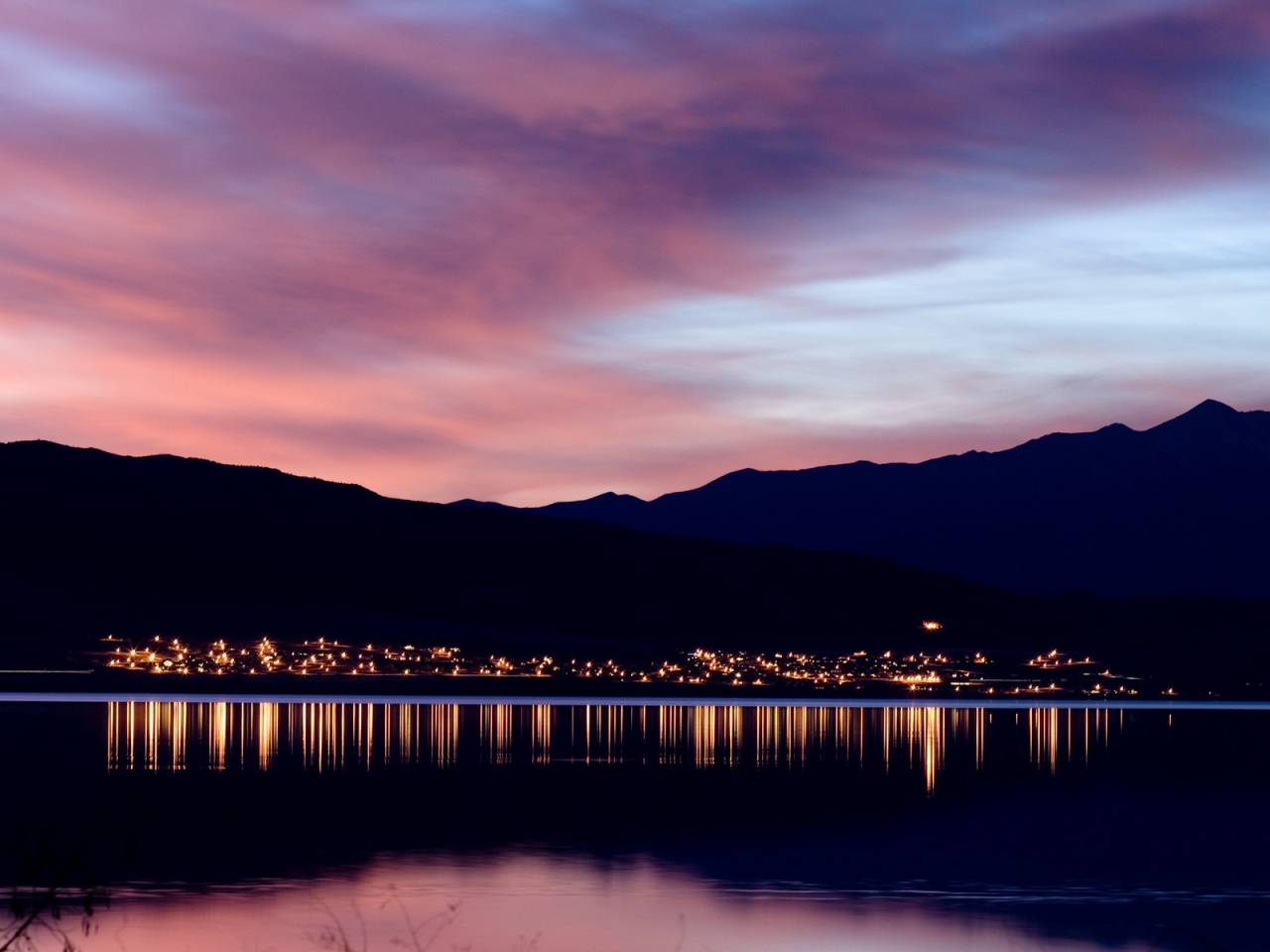 Utah Lake at Dusk for 1280 x 960 resolution